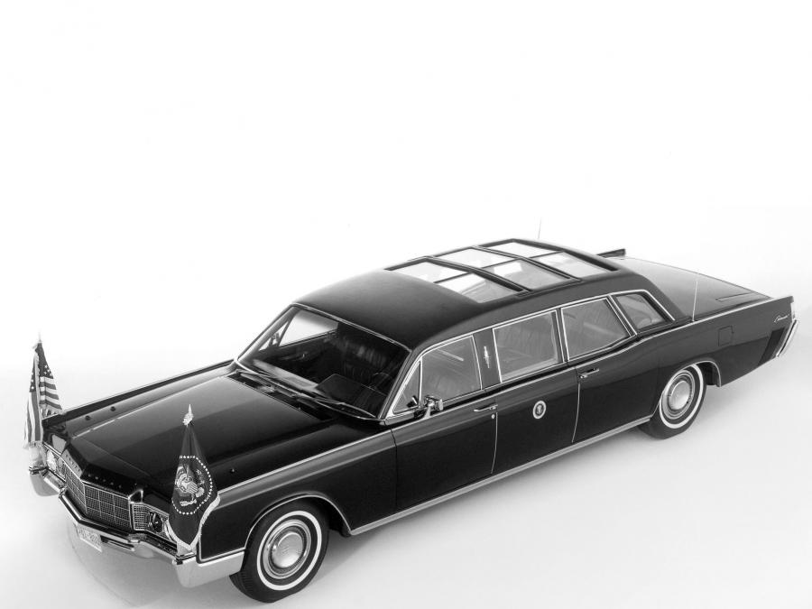  Lincoln Continental Presidential Limousine 1969 года  (фото 2 из 5)